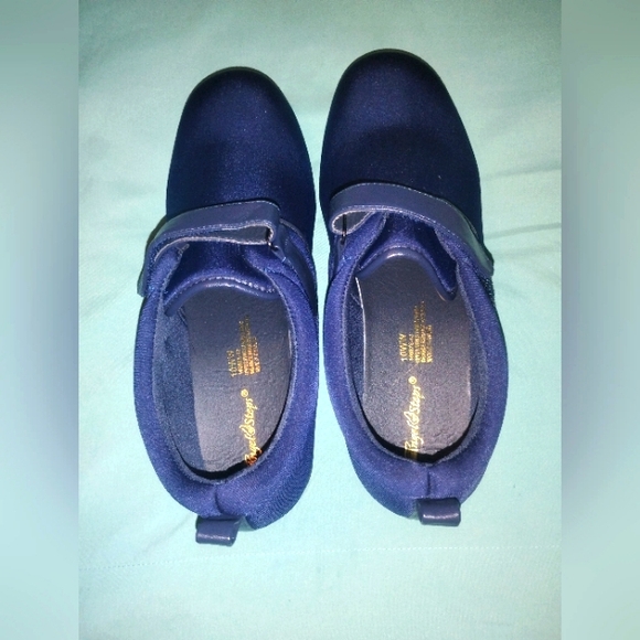 Angel Steps Shoes - 💙 NWOT Womens Navy Blue Velcro Straps 10W Comfortable Angel Steps Nurse Shoes